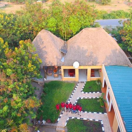 Irungu Forest Safari Lodge Katunguru Eksteriør billede
