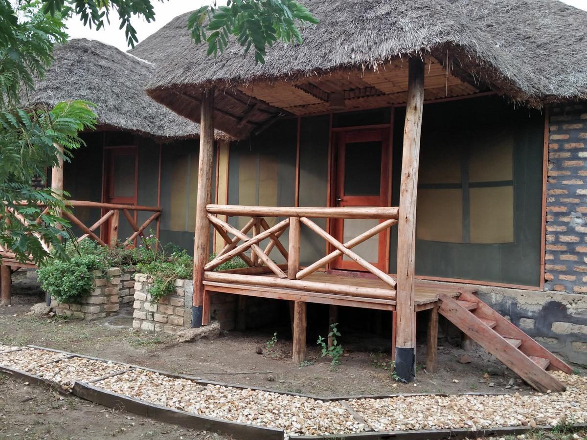 Irungu Forest Safari Lodge Katunguru Eksteriør billede
