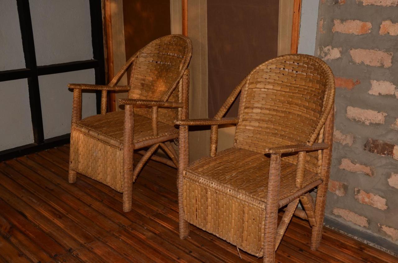 Irungu Forest Safari Lodge Katunguru Eksteriør billede