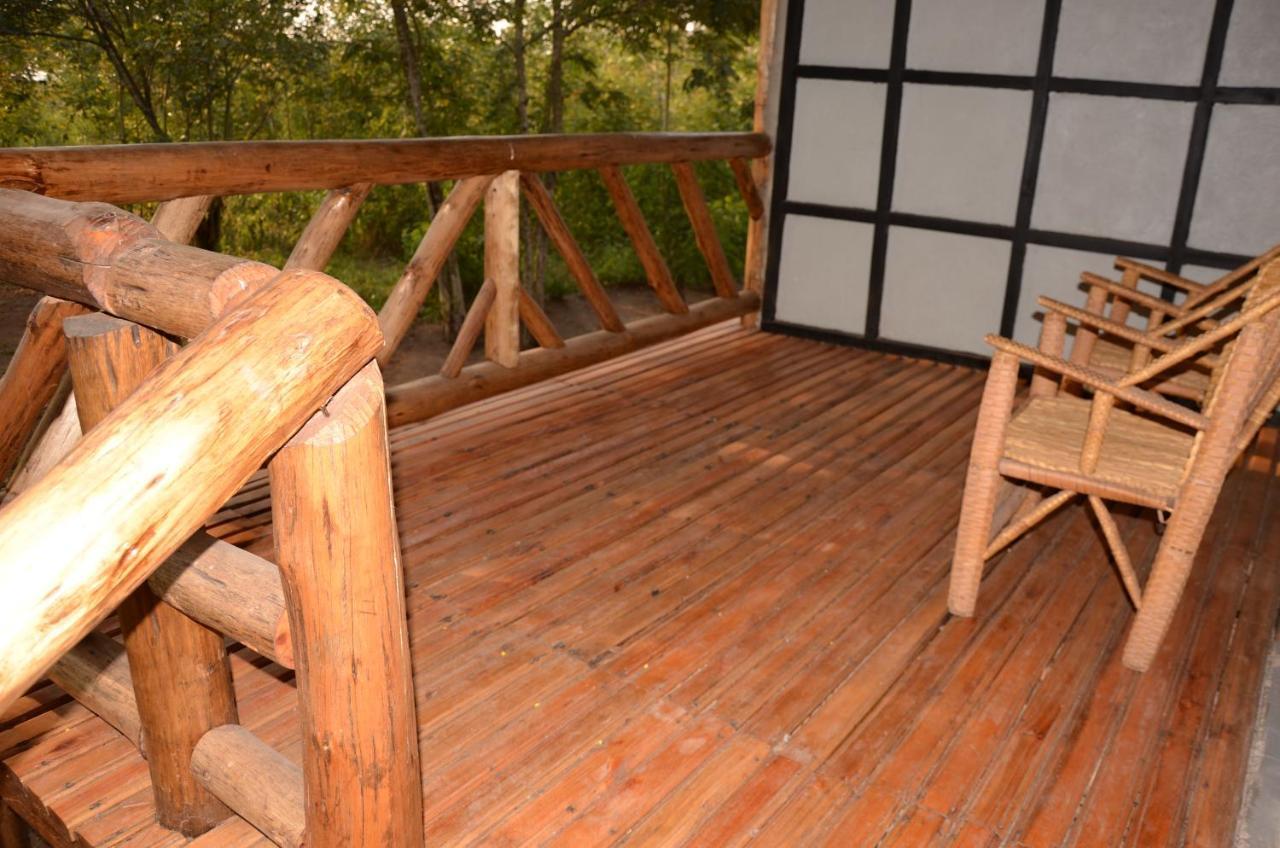 Irungu Forest Safari Lodge Katunguru Eksteriør billede