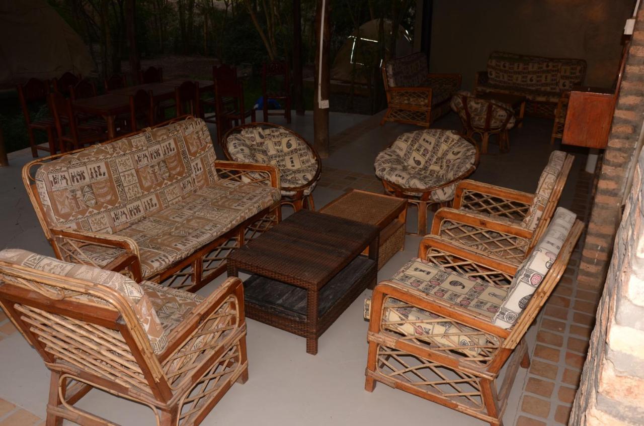 Irungu Forest Safari Lodge Katunguru Eksteriør billede