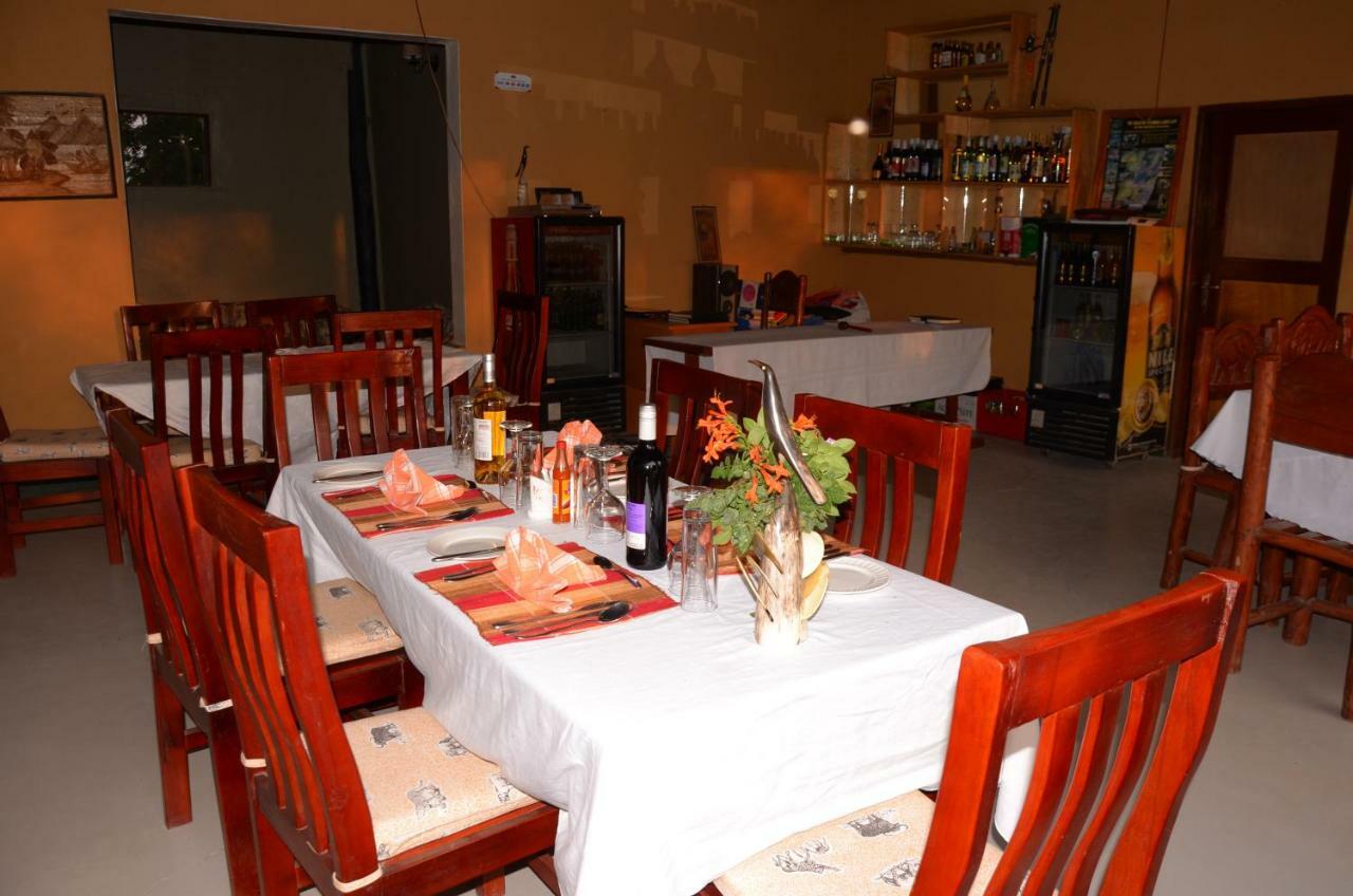 Irungu Forest Safari Lodge Katunguru Eksteriør billede